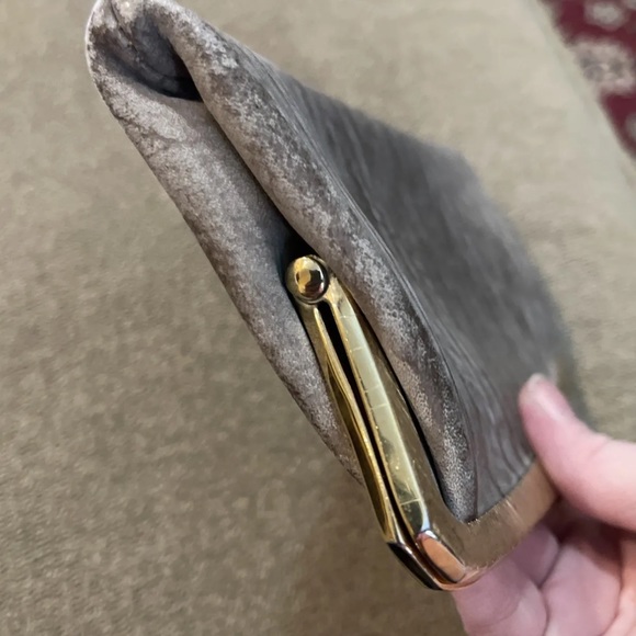 Vintage LOEWE SA clutch Purse Clasp Entry Soft Grey Leather (TD)